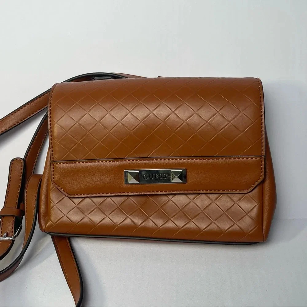 Guess Tan Leather Crossbody Bag Silver Braided Chain Handle EUC Like New